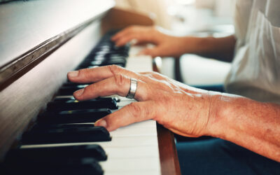 Monday Music Mania Happy Hour